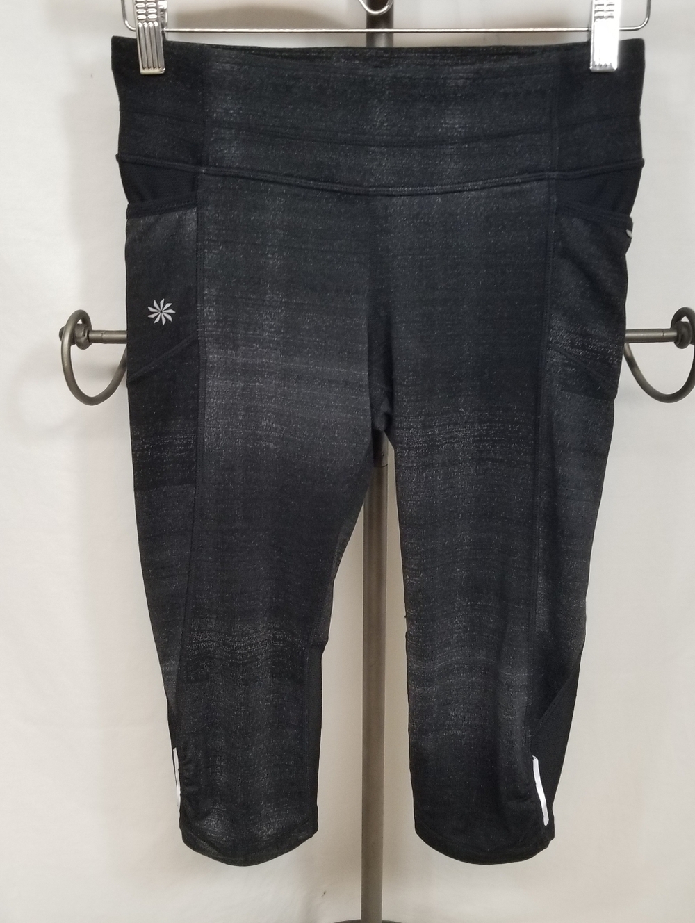 Athleta Dark Gray Women's XS Capri Athletic Leggings Activewear Pants